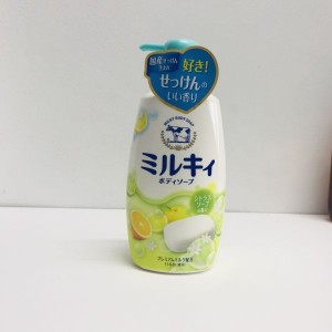 sua-tam-cow-milky-body-soap-550ml-OaE1H0